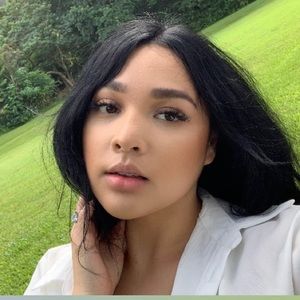 Meet your Posher, Anayanci